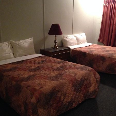 Macklin Motor Inn Buitenkant foto