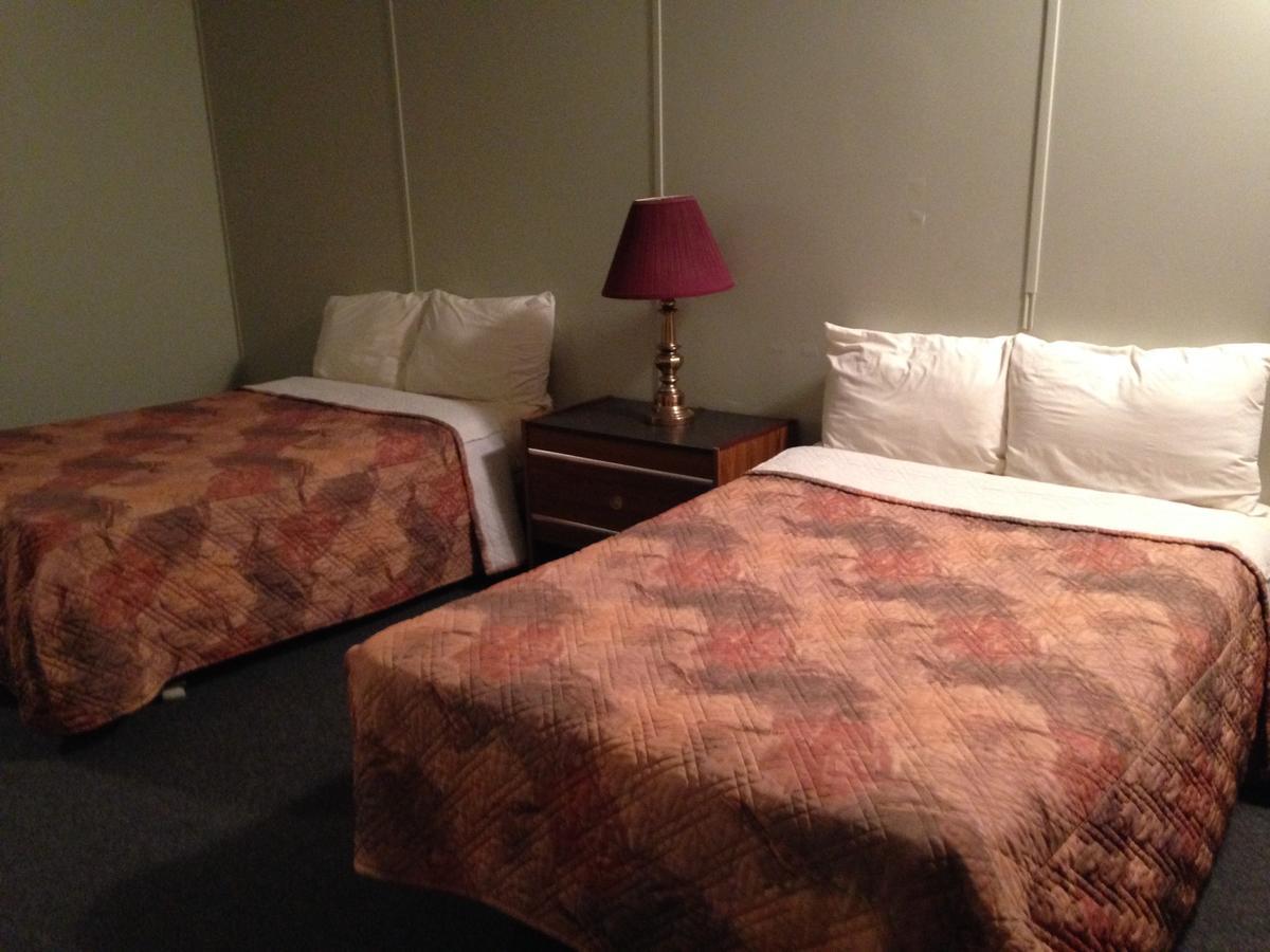 Macklin Motor Inn Buitenkant foto