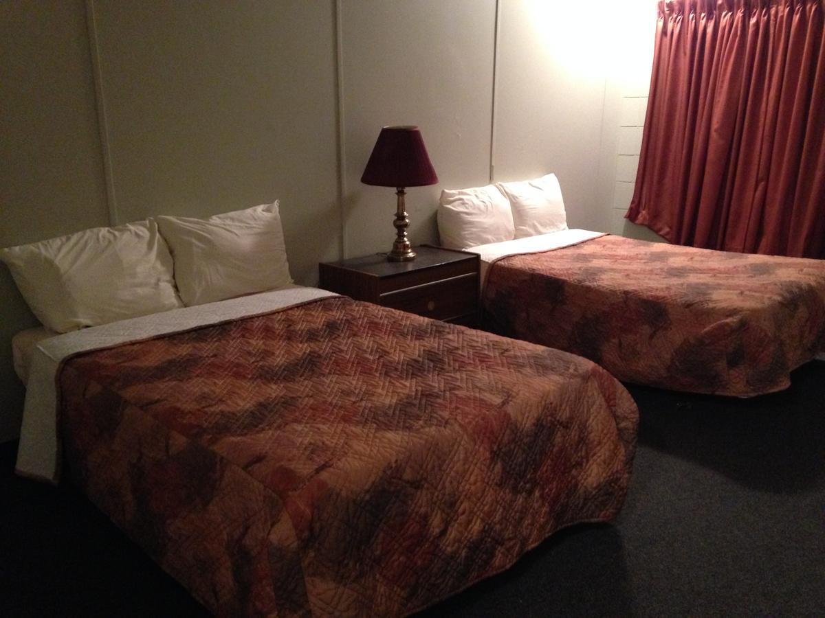 Macklin Motor Inn Buitenkant foto
