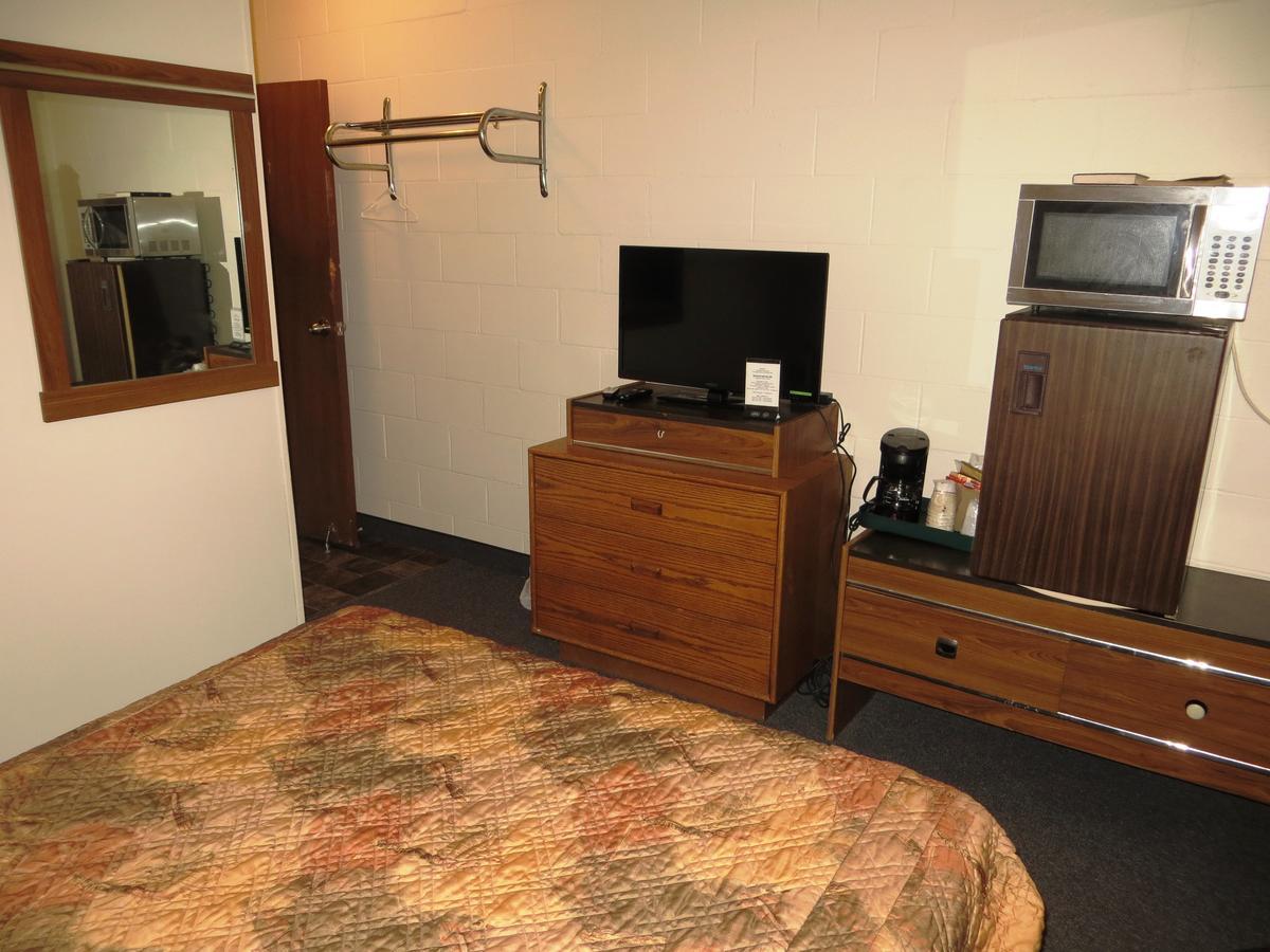 Macklin Motor Inn Buitenkant foto
