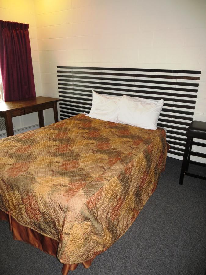 Macklin Motor Inn Buitenkant foto