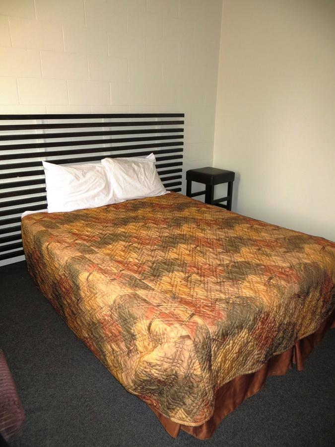 Macklin Motor Inn Buitenkant foto