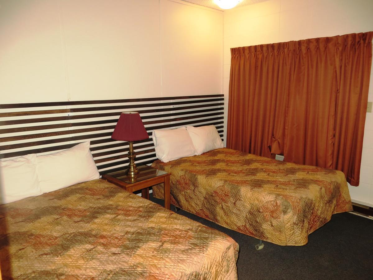 Macklin Motor Inn Buitenkant foto