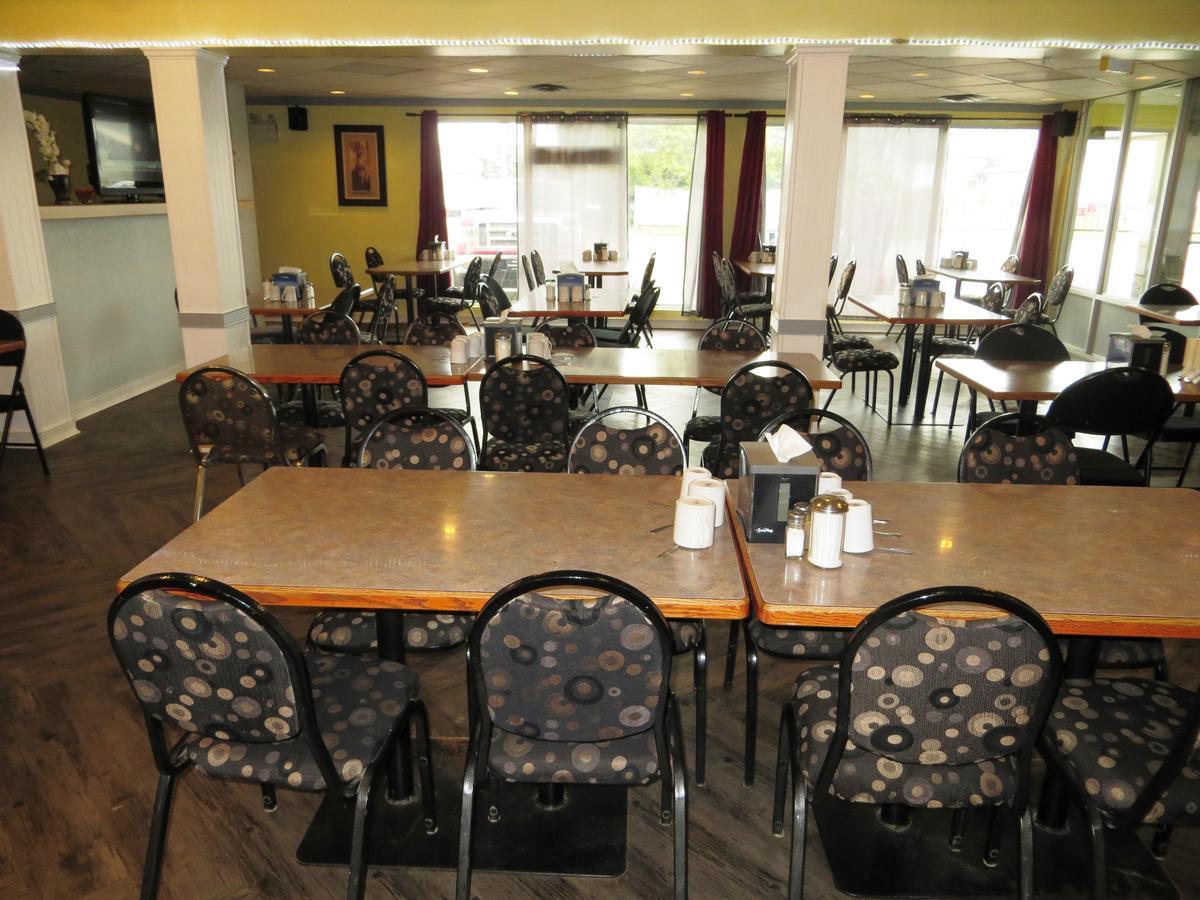 Macklin Motor Inn Buitenkant foto