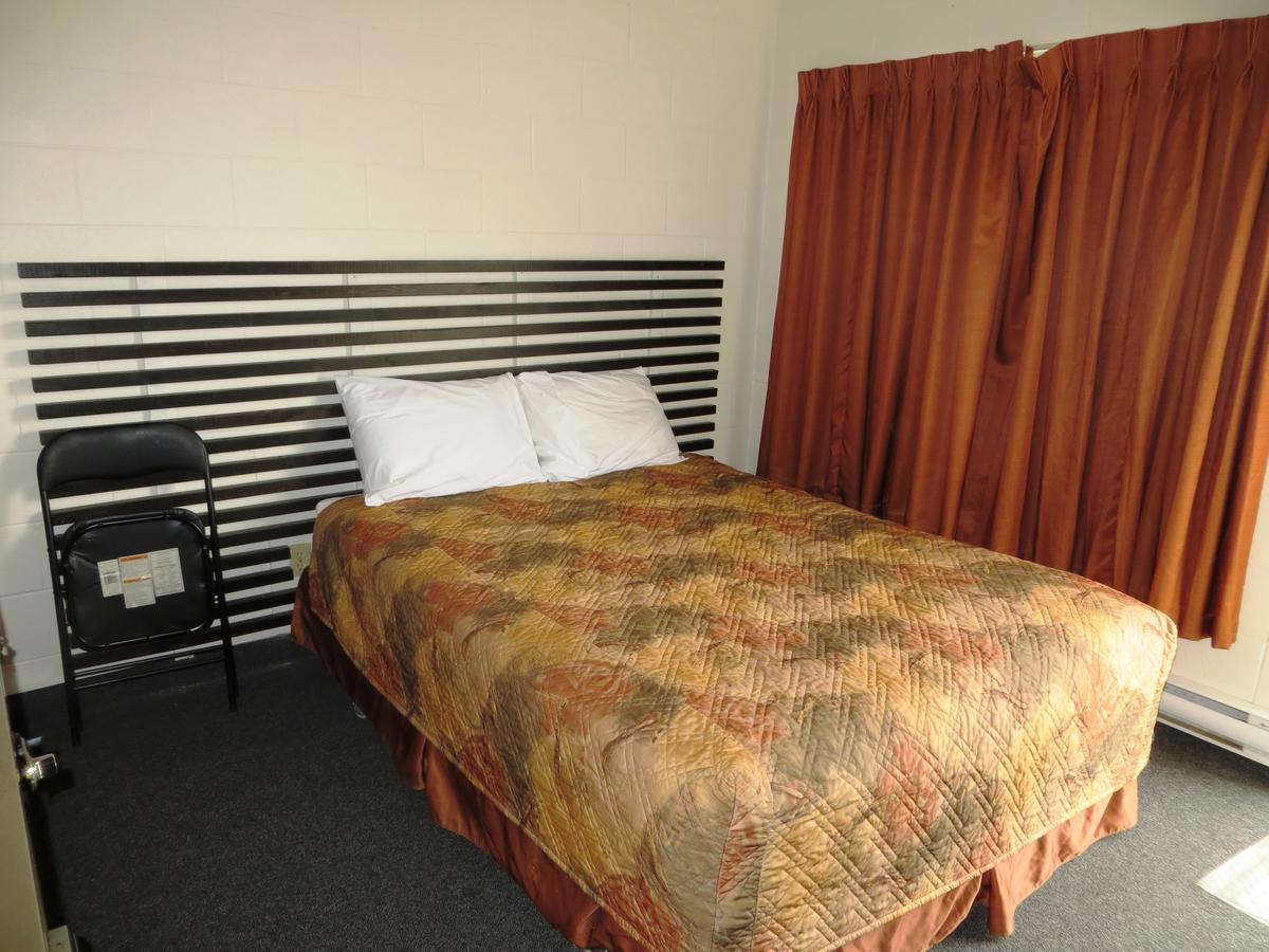 Macklin Motor Inn Buitenkant foto