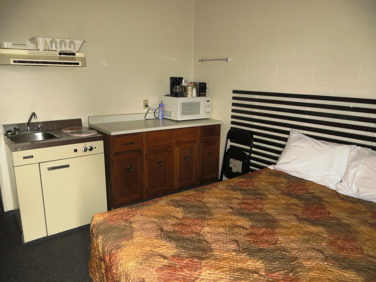 Macklin Motor Inn Buitenkant foto