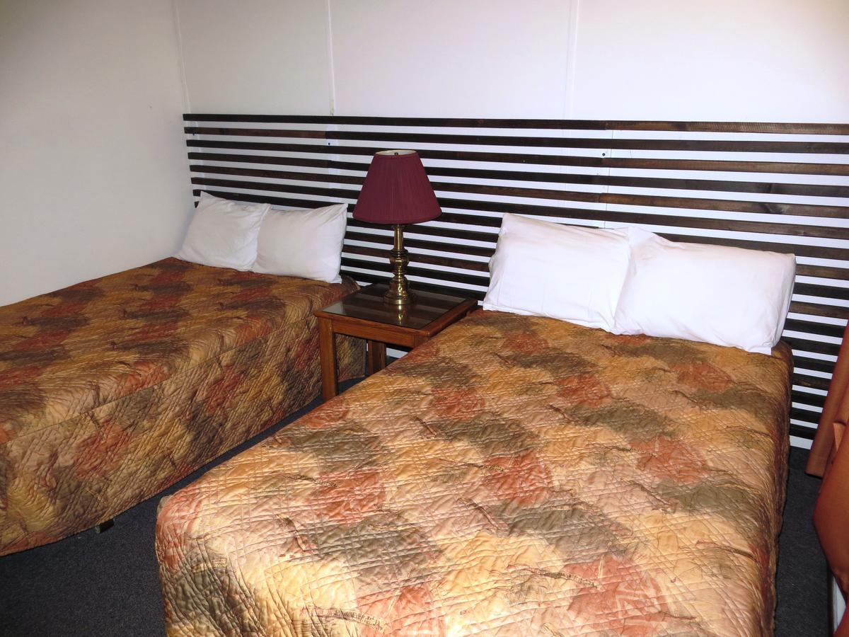 Macklin Motor Inn Buitenkant foto