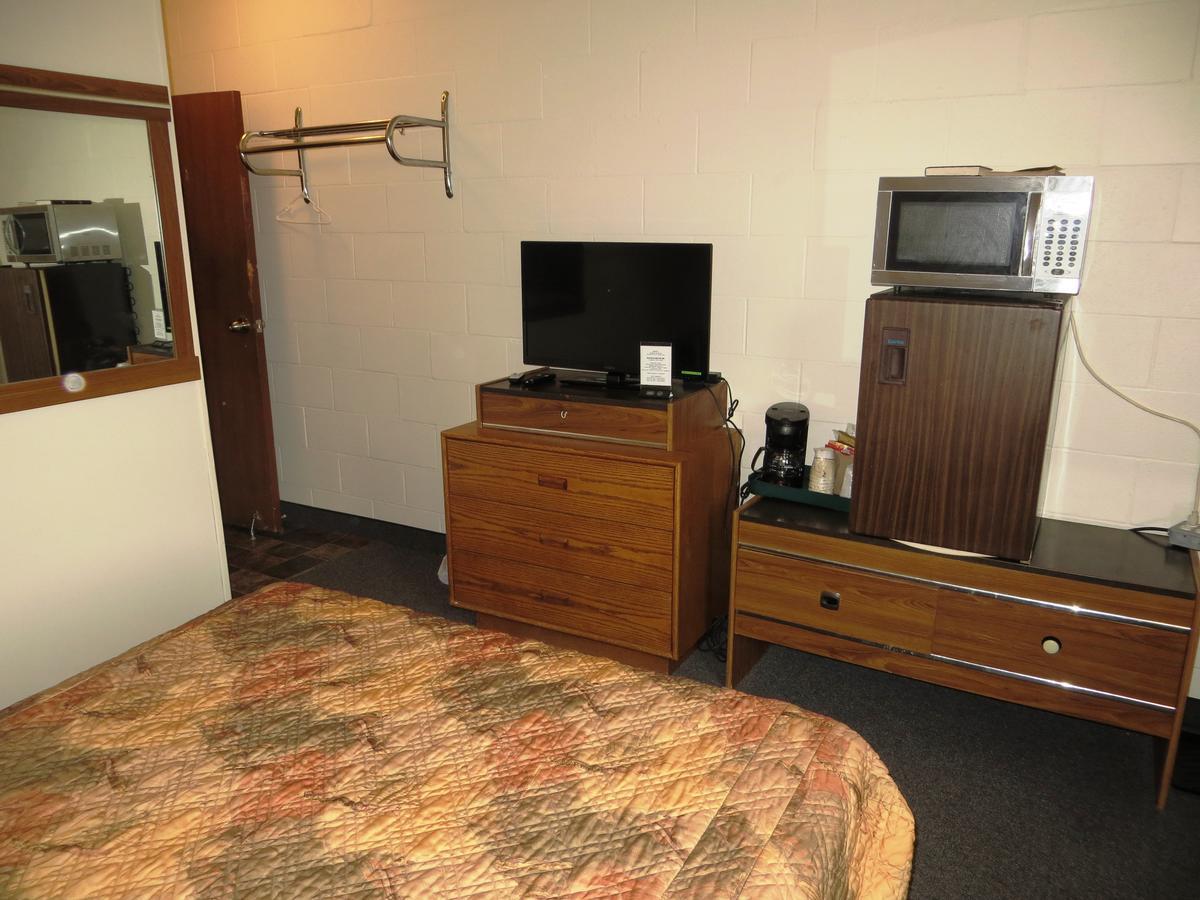 Macklin Motor Inn Buitenkant foto