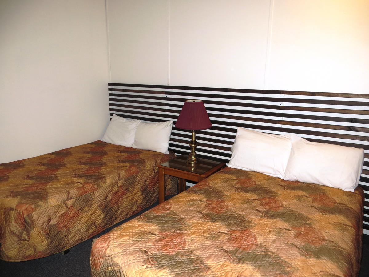 Macklin Motor Inn Buitenkant foto
